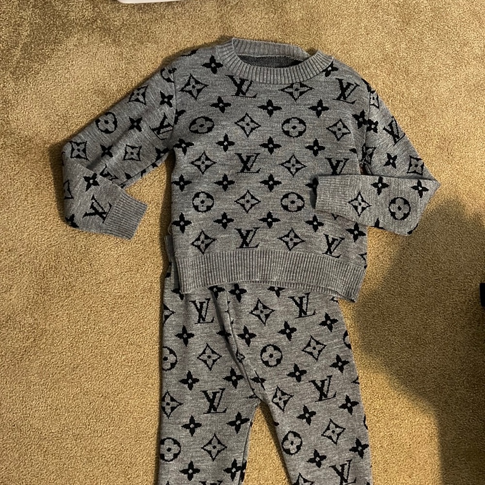 SWEATER AND PANTS SET LUXURY STYLE